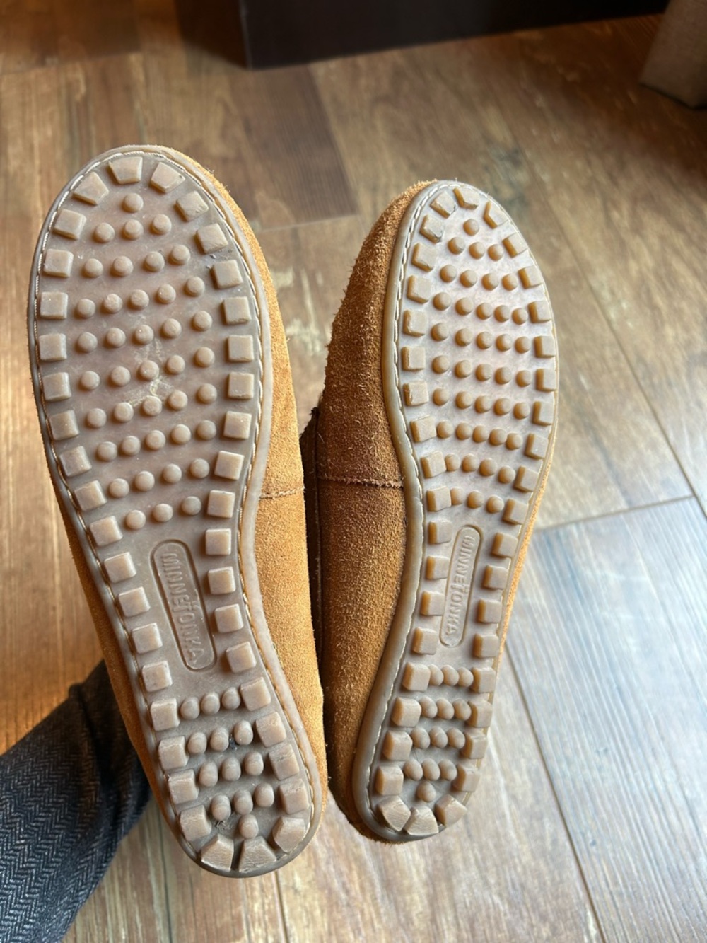 Minnetonka Chestnut Suede Fringe Moccasin Boots - Picture 6 of 9